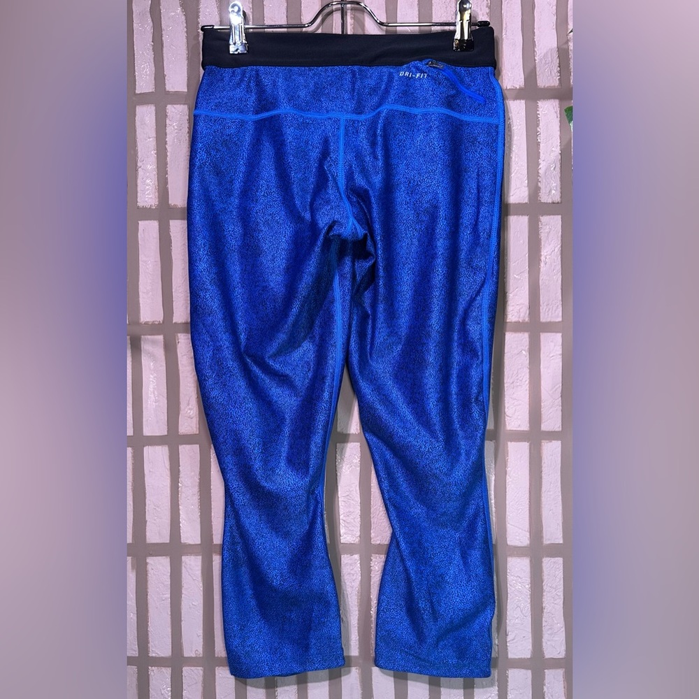 Nike DRI-FIT Capris SIZE Small - Picture 6 of 7